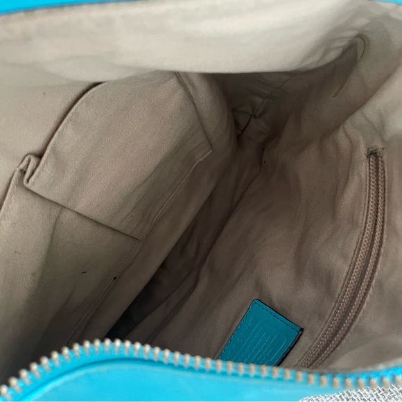 Bright blue-turquoise Coach hobo style bag with shoulder strap. - Picture 4 of 4